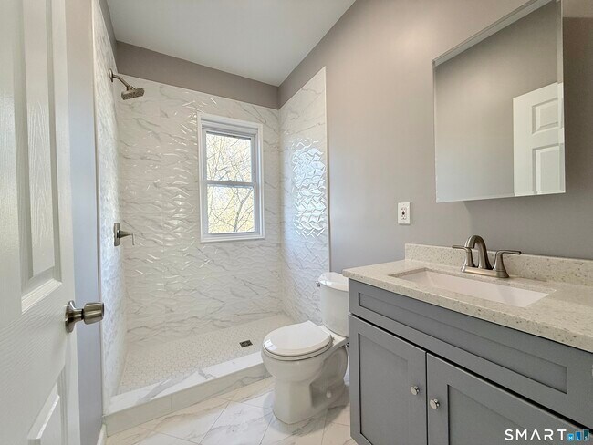 Foto del edificio - 47-49-49 Berkshire Ave