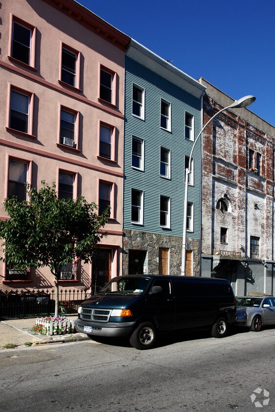 Building Photo - 248 19th St