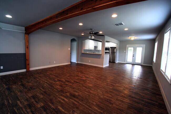 Building Photo - Awesome Home w/ 1/1 Studio Flex Space Just Half Block from Thomas Park!