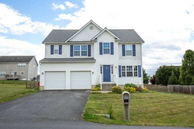 Building Photo - 3 Bed, 2.5 Bath, Single Family Home in Martinsburg, WV