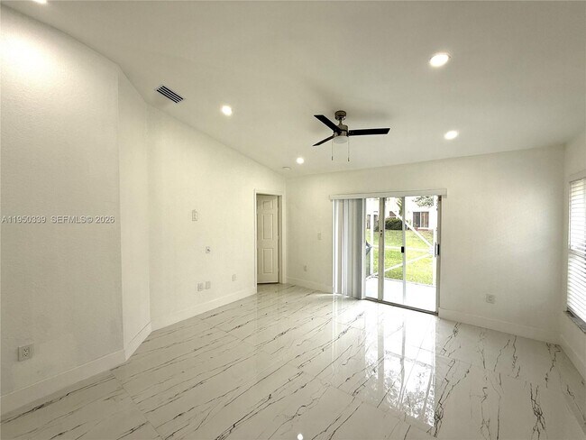 Foto del edificio - 8989 NW 53rd St