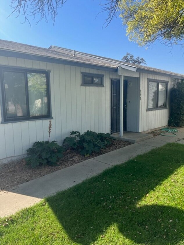 2 Bedroom 1 Bath Unit Available Now! House Rental in Hanford, CA