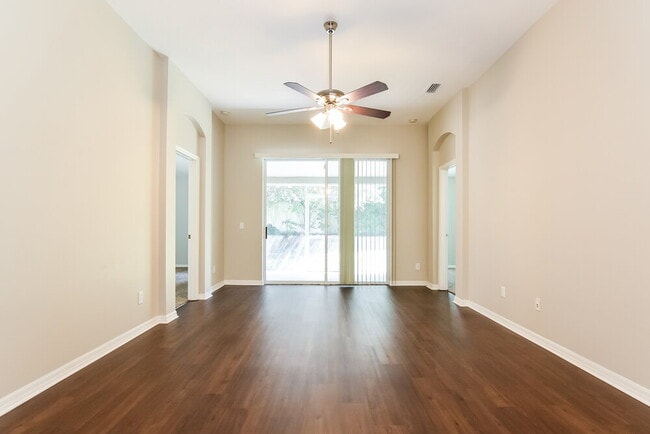 Building Photo - 9732 White Barn Way