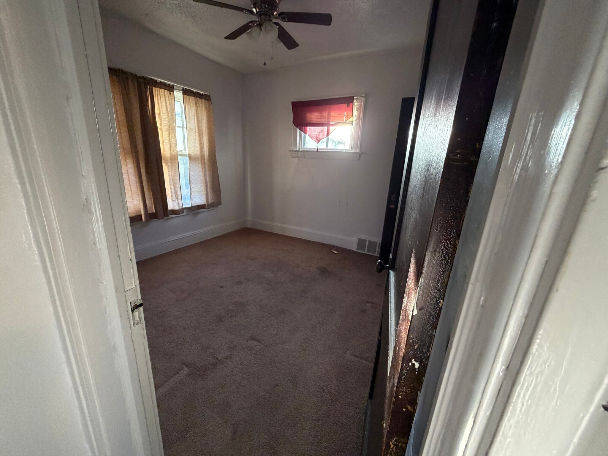 3720 E 151st St Cleveland, OH 44120 – photo 3