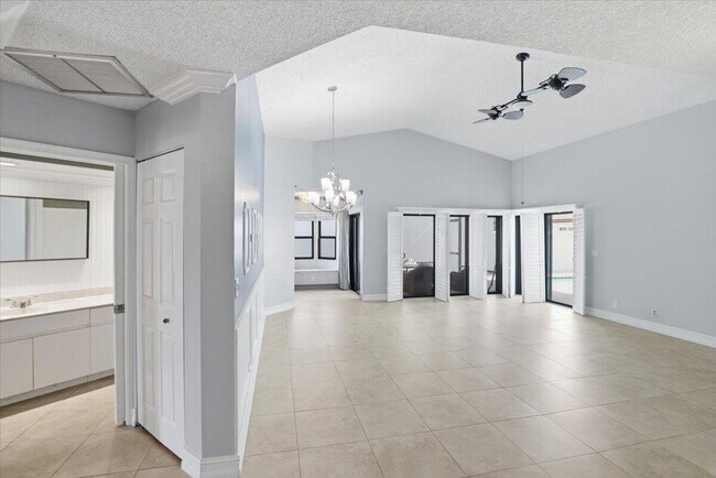 Building Photo - 21583 Villa Nova Dr