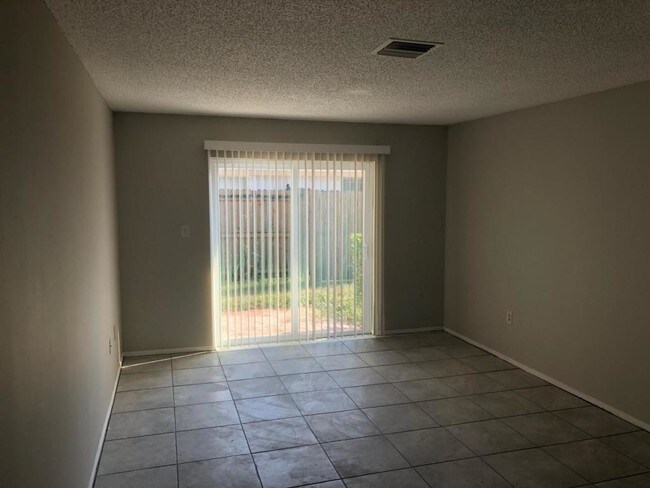 Foto del edificio - 39301 Greenmeadow DR