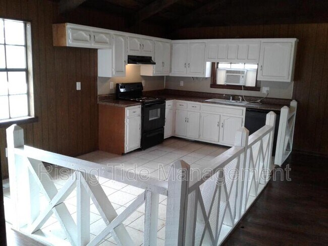 Foto del edificio - 112 4th Ln