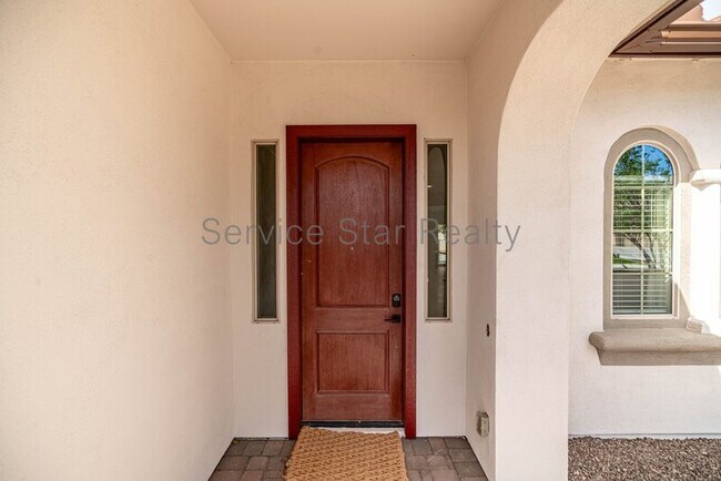 Building Photo - 6854 E Ivyglen St