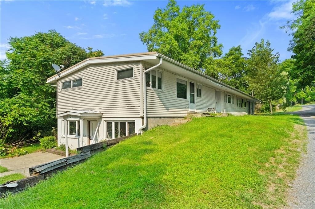 Foto principal - 924 Danby Rd