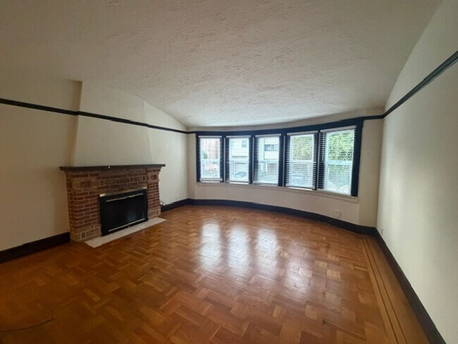 Foto del edificio - 614 Hanover St