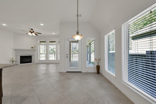 Building Photo - 150 N Greatwood Glen Pl