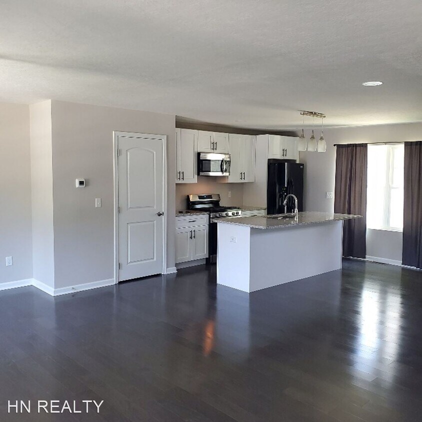 Foto principal - 3 br, 2.5 bath House - 5765 MAIN AVE
