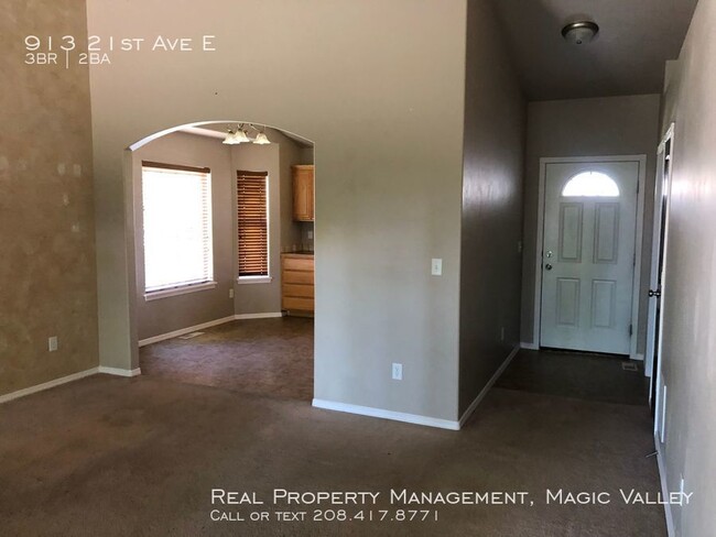 Foto del edificio - 3 bedroom, 2 bath Family Home - North Jerome