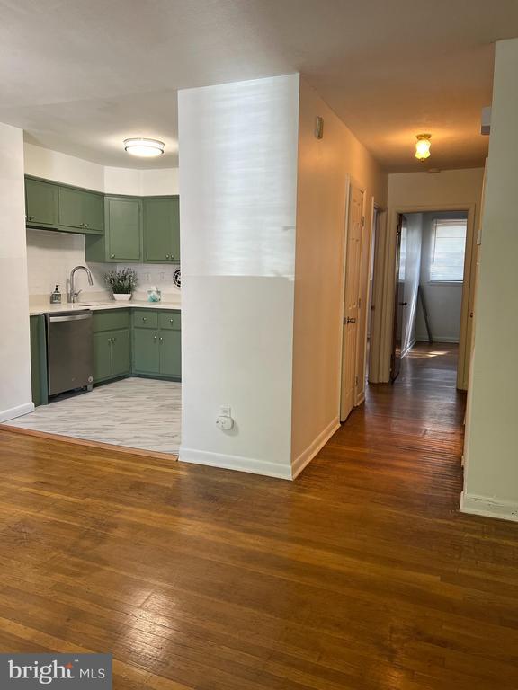 Foto del edificio - 4042 Balwynne Park Rd