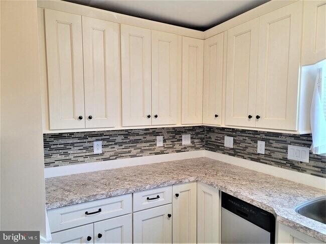 Foto del edificio - 308 Dove Ct