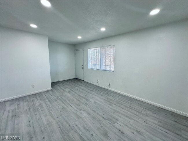 Building Photo - 4225 Stewart Ave