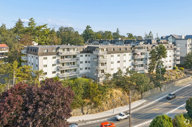 Building Photo - Macaulay East Apartments