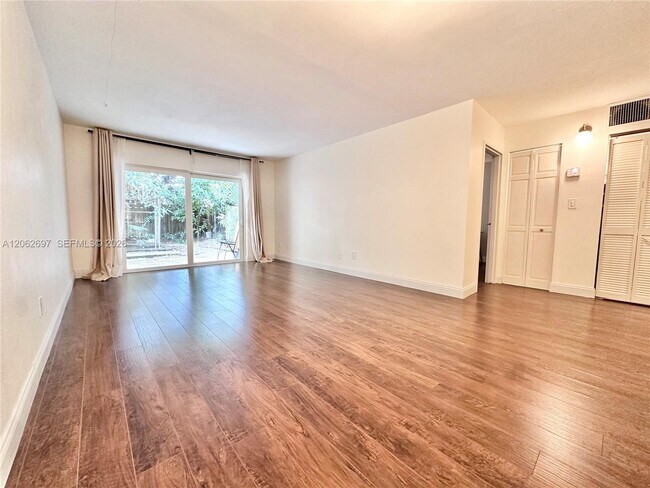 Foto del edificio - 9974 SW 88th St