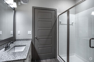 2BR, 2BA - 1112 SF - Cyan Southcreek