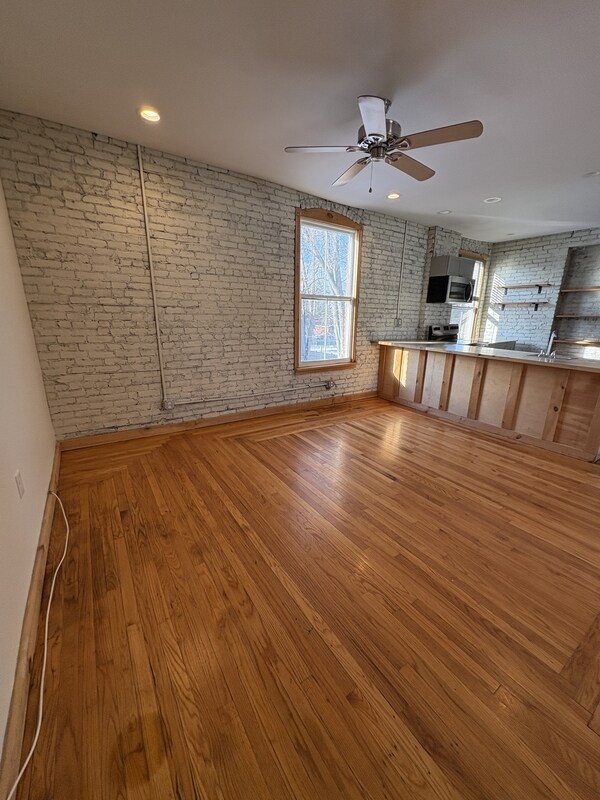 Foto del edificio - 3 102nd St