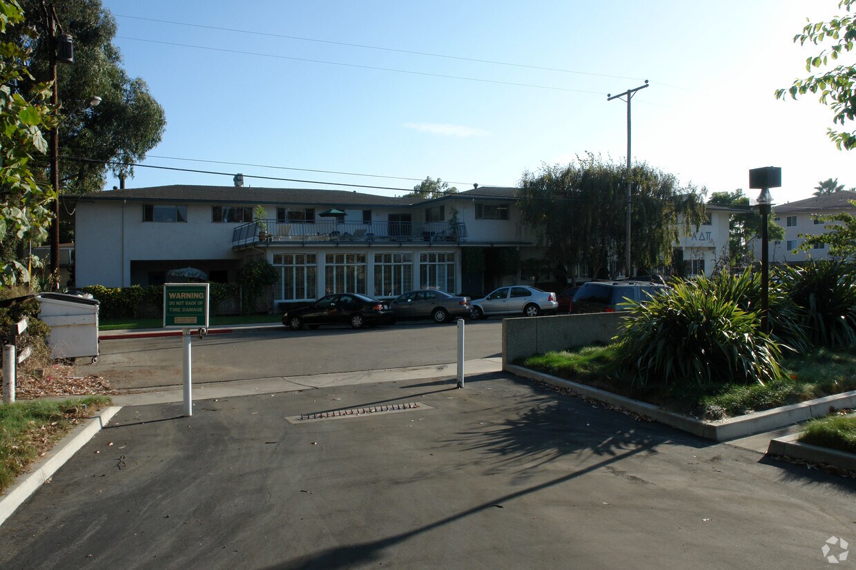 Primary Photo - 6507 Cordoba Rd