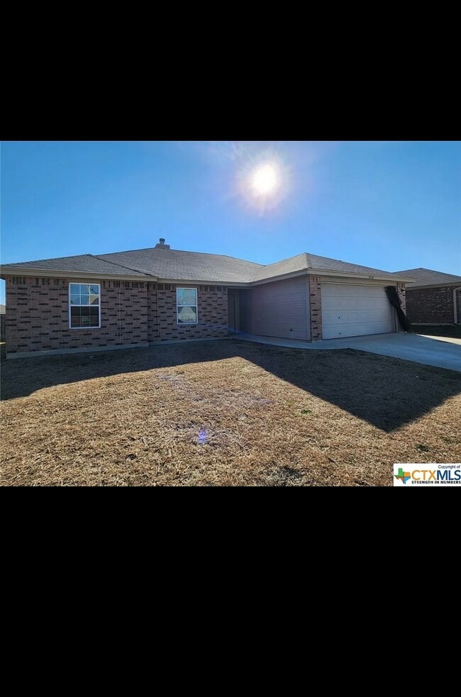 Building Photo - 3802 Clementine Dr