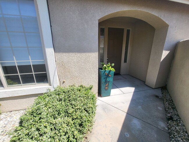 Building Photo - 1267 Quail Run Dr