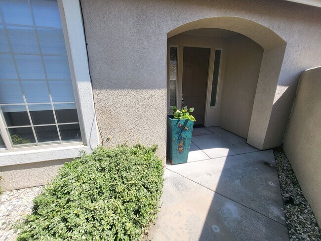 Foto del edificio - 1267 Quail Run Dr