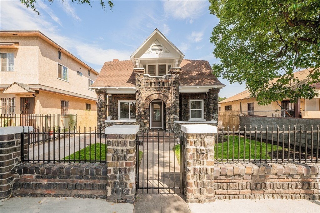 Foto principal - 1207 E 55th St