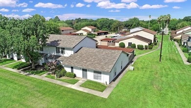 Building Photo - 1833 Country Village Blvd