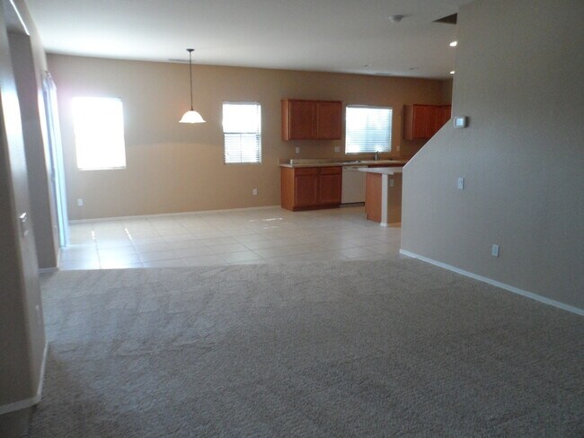 Building Photo - Beautiful 3bd/2ba Home in Gated Community