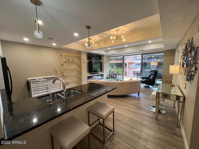 Building Photo - 7151 E Rancho Vista Dr