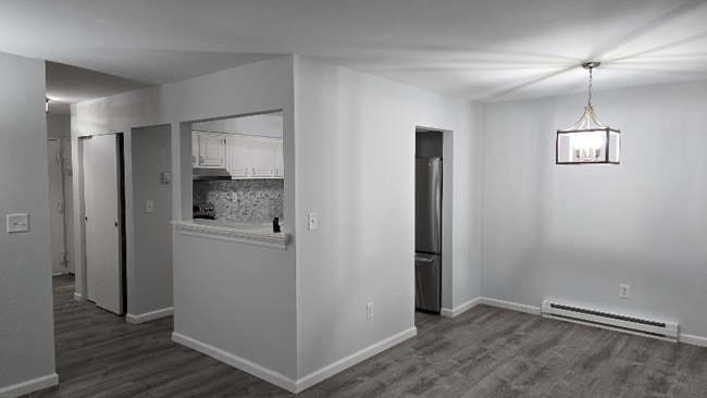 Building Photo - 808 Eves Dr