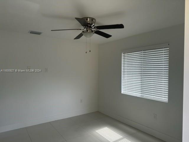 Building Photo - 14620 SW 104th Ave