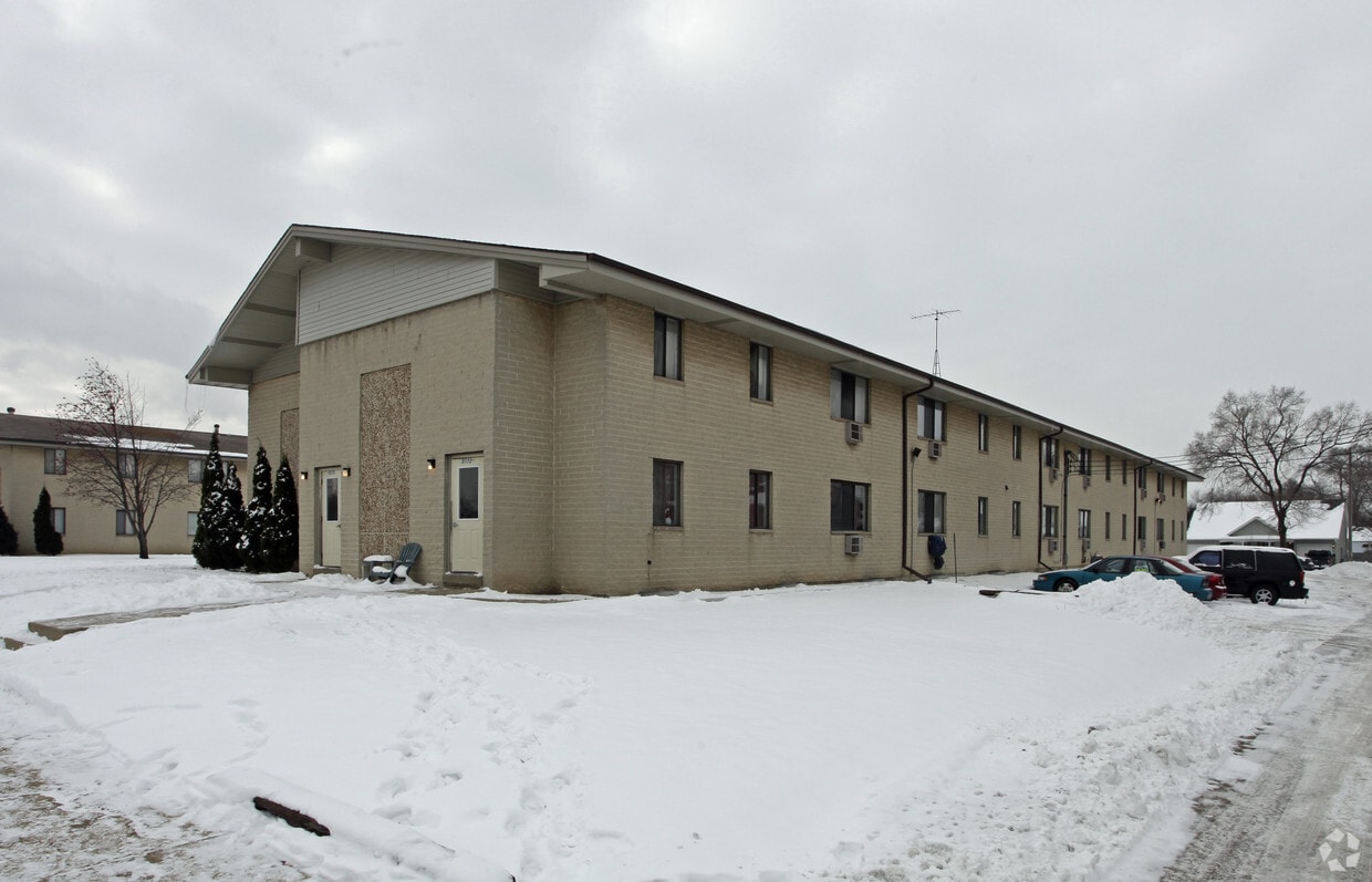 Building Photo - 5112-5116 Pershing Blvd