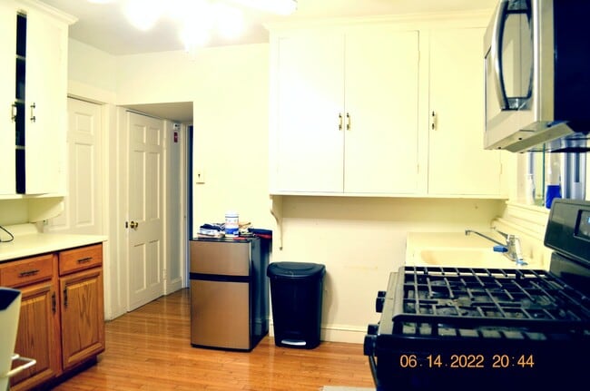 Building Photo - 60 Undine Rd