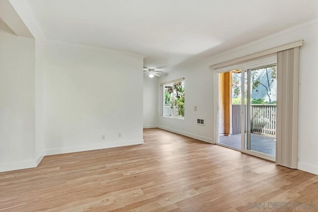 Building Photo - 8521 Villa La Jolla Dr