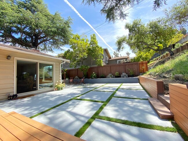 Foto del edificio - 3662 Farm Hill Blvd