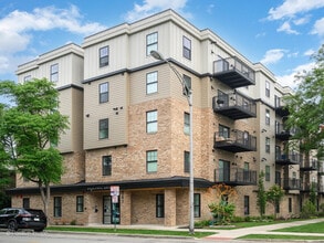 Building Photo - 261 Washington Blvd
