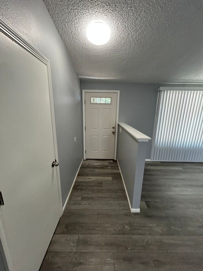 Building Photo - 24783 Parkside Dr