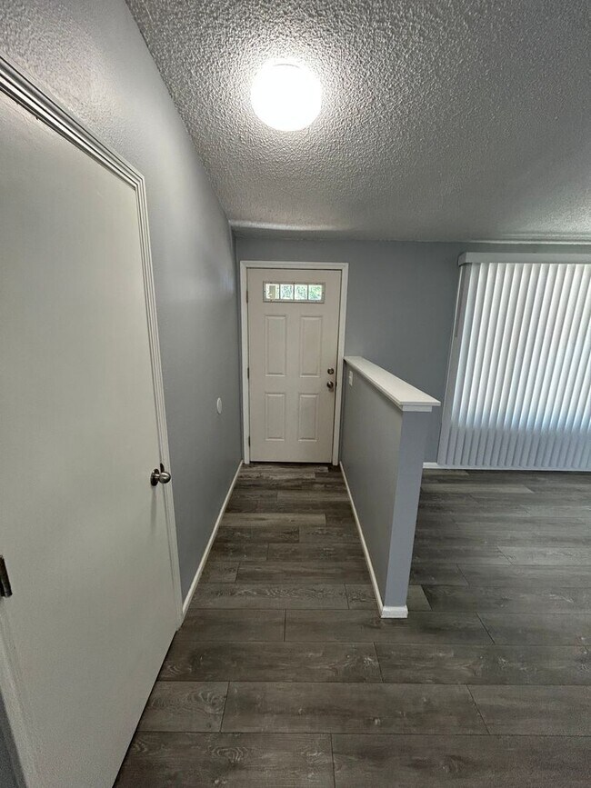 Foto del edificio - 24783 Parkside Dr