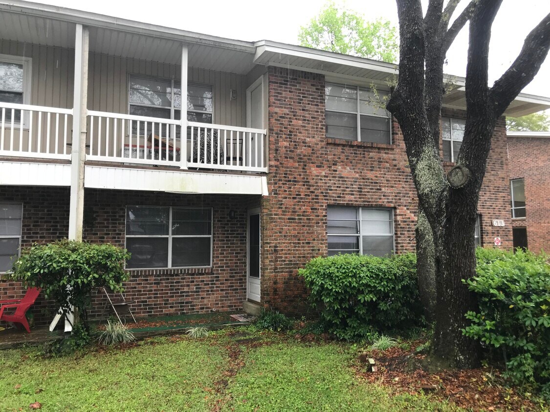 613 Colonial Dr Unit 3, Fort Walton Beach, FL 32547 Condo for Rent in