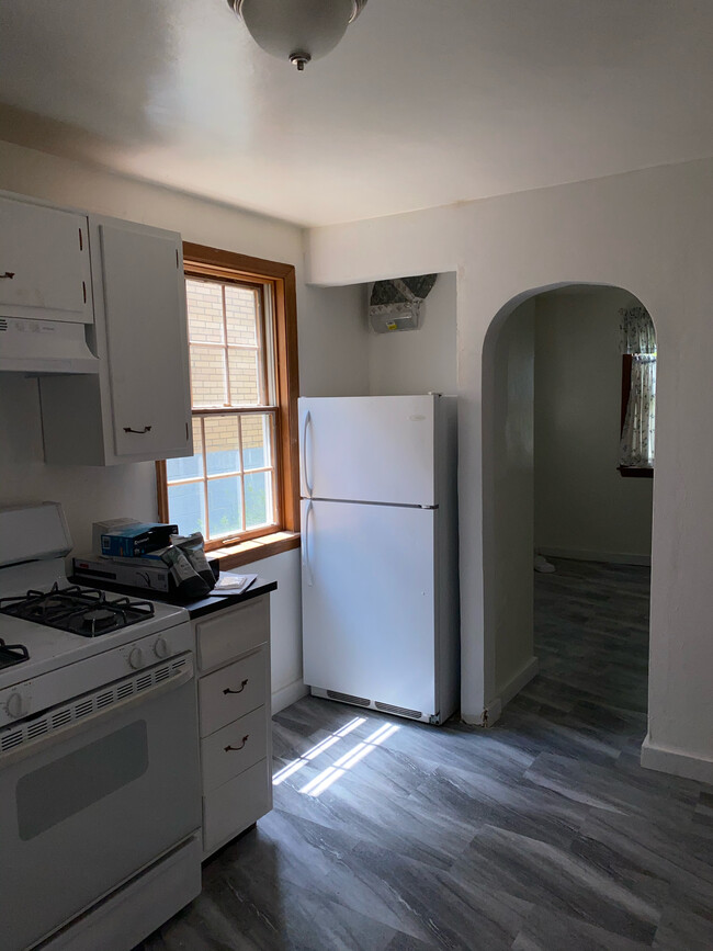 Building Photo - 236 Highland Ave