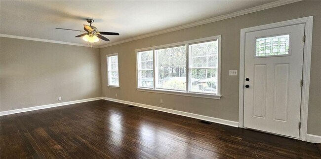 Foto del edificio - 1752 Parkhill Dr