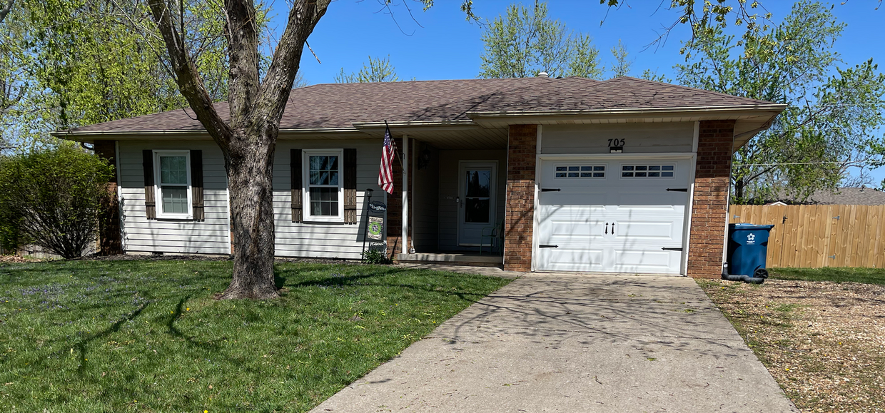 Foto principal - ADORABLE REMODELED 3 bedroom | 1 bathroom ...