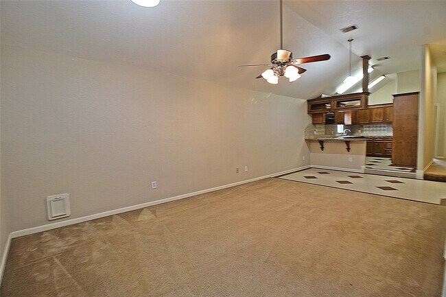 Foto del edificio - 8615 Sweetbrush Dr
