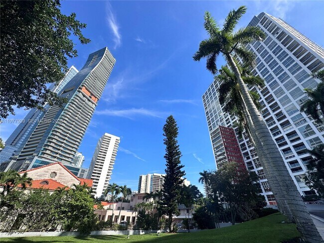 Foto del edificio - 1541 Brickell Ave