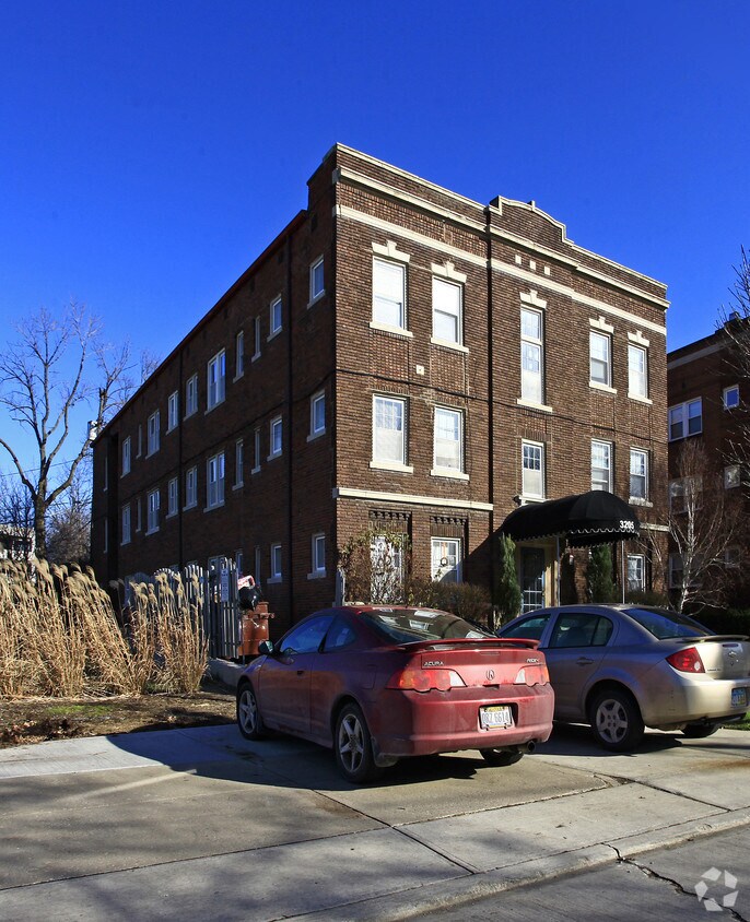 Building Photo - 3205 Meadowbrook Blvd