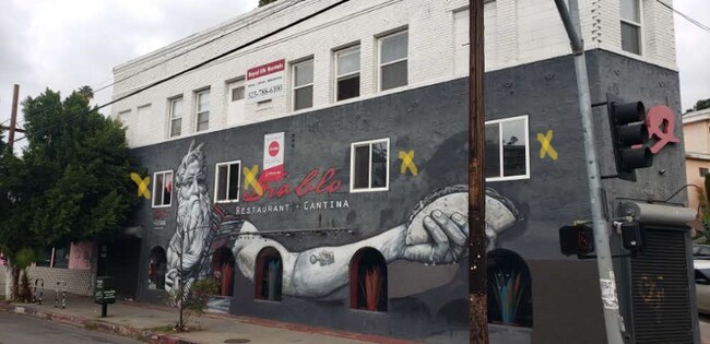 Foto del edificio - 3123 Sunset Blvd