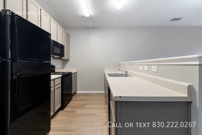 Building Photo - 10714 Mathom Landing